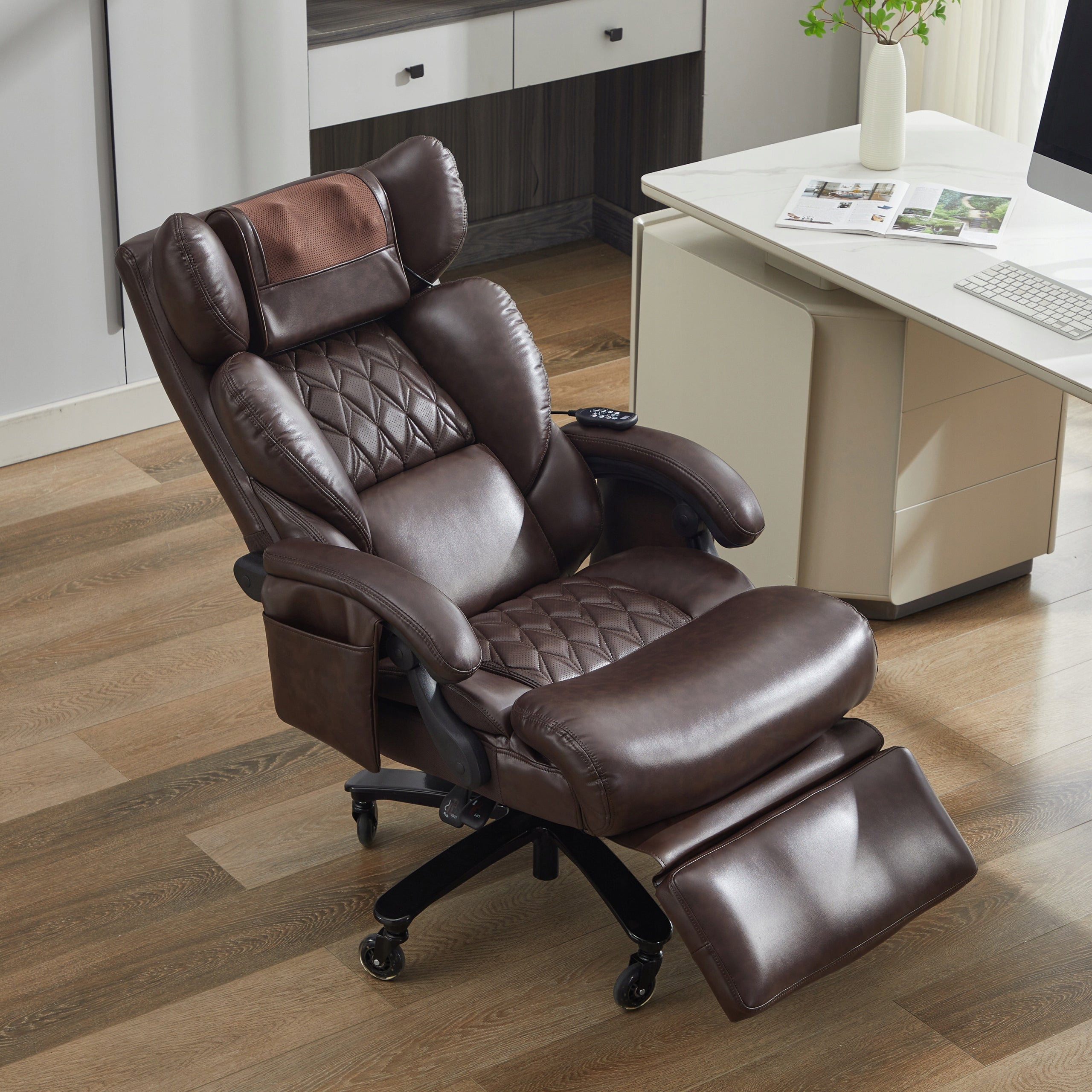 Ergonomic Office Chair – Massage & Heating, Footrest, 150kg