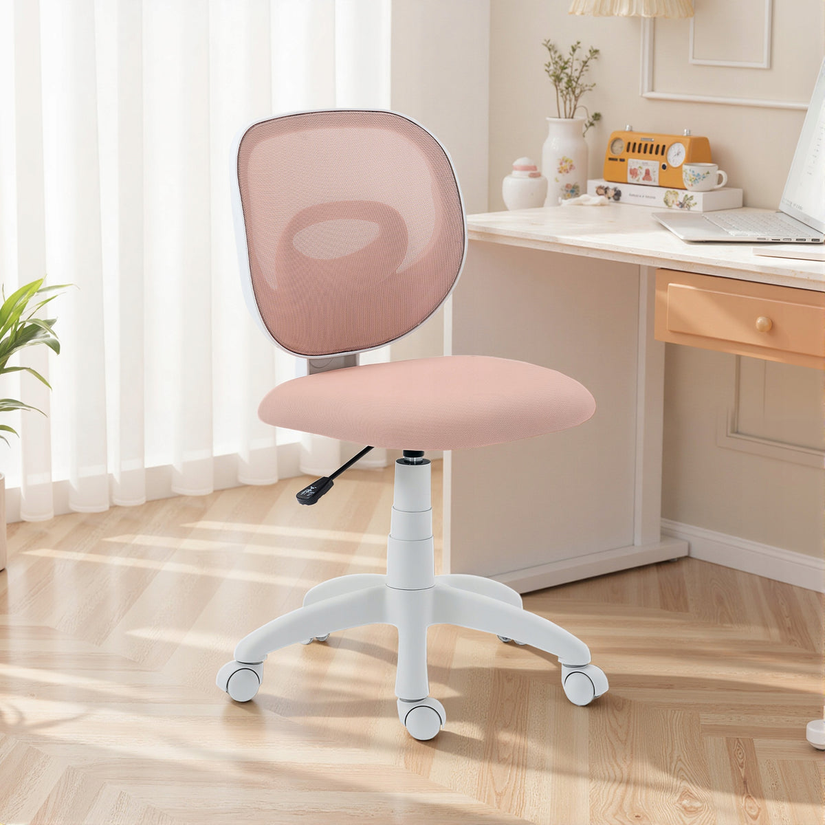 Ergonomic Office Chair with C-Shaped Backrest Manufacturer code 921-885V00PK
