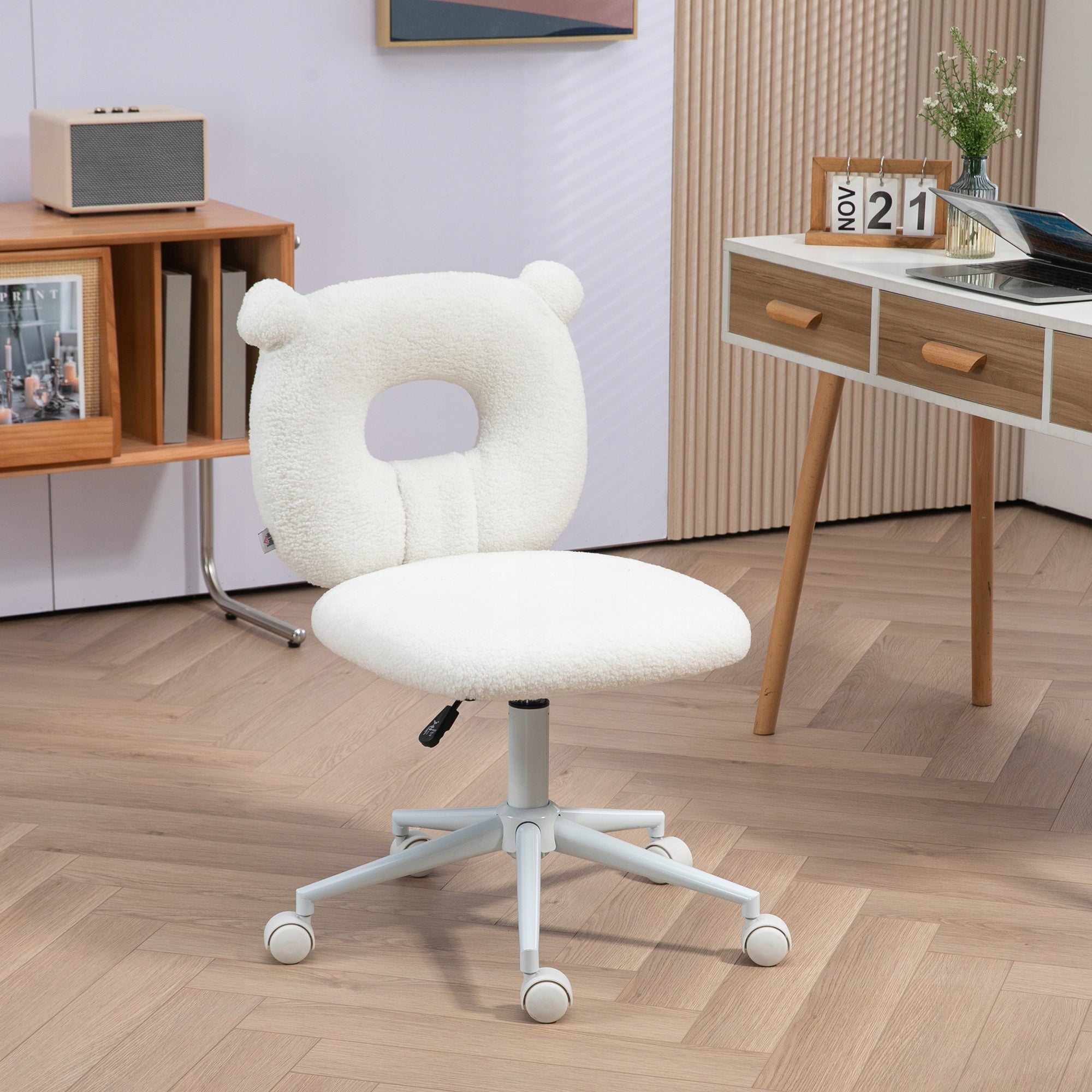 Ergonomic Teddy Vlies Office Chair with Height Adjustment, White Manufacturer code 921-700V00WT