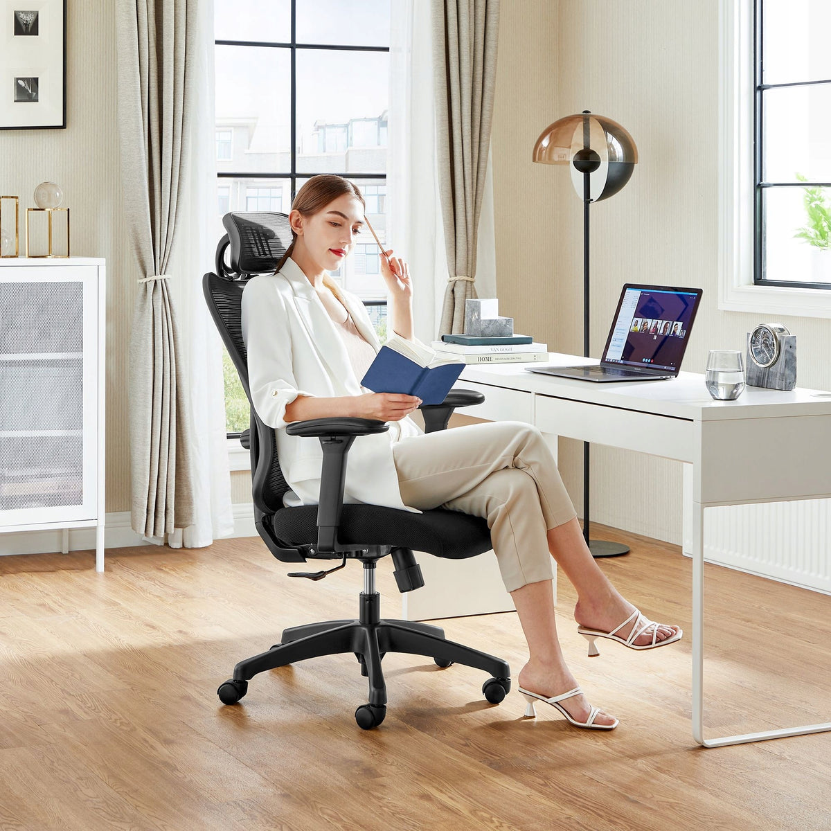 Ergonomic office chair swivel chair for lumbar support black Kind rotary