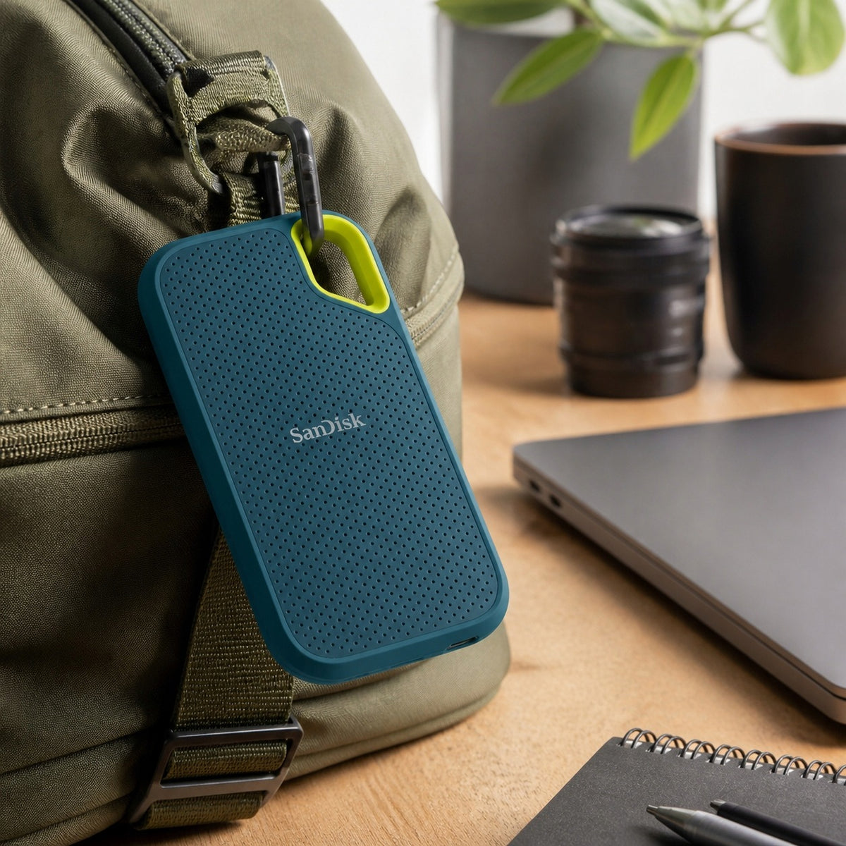 External SSD SanDisk 2TB Extreme Portable SDSSDE61-2T00-G25M Packaging status original