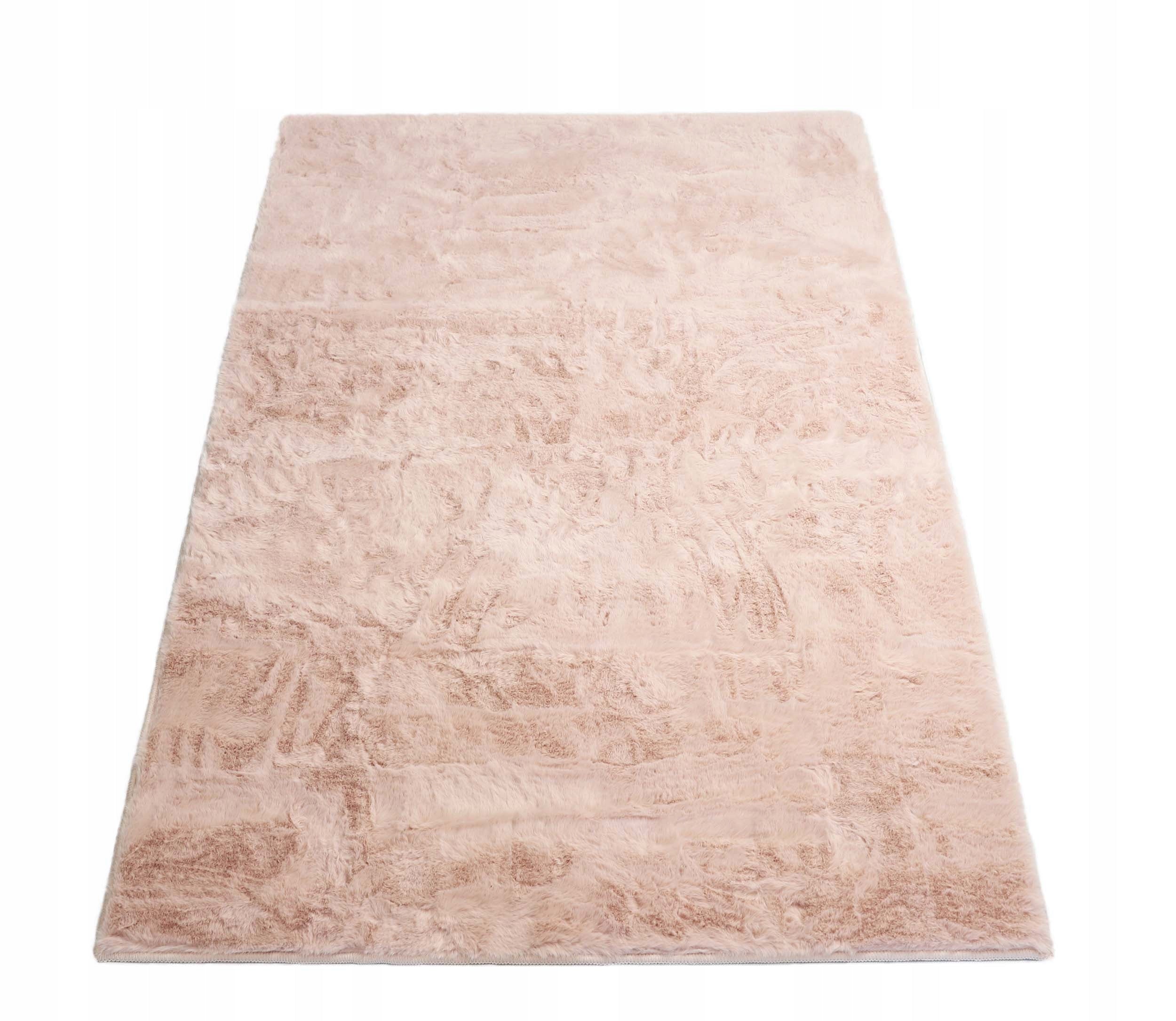 FASHIONABLE PLUSH CARPET RABBIT FUR SOFT VELVET RABBIT 140x200 cm Manufacturer code dywan Rabbit Bella New
