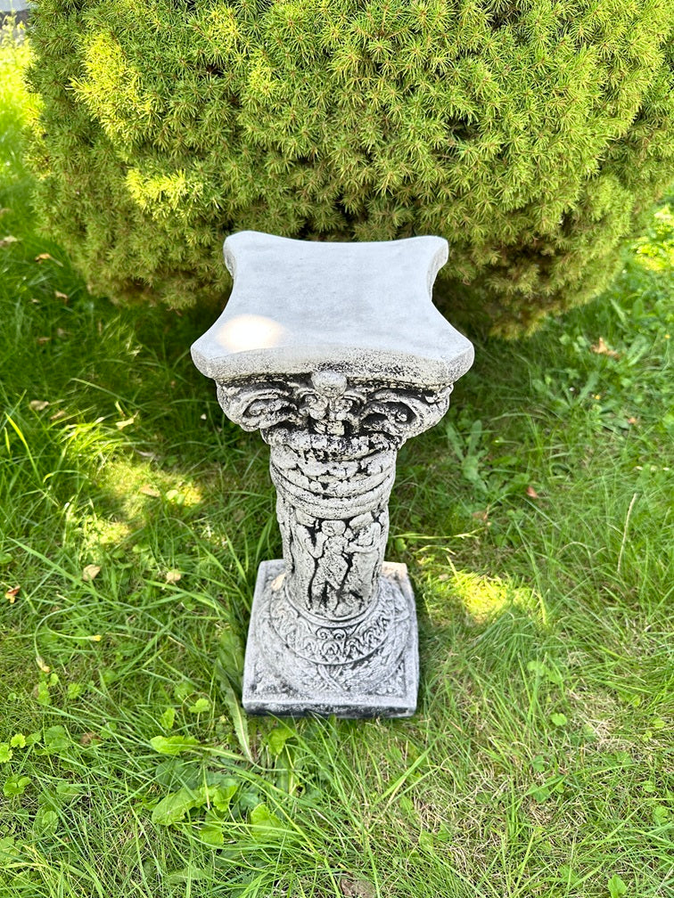 FIGURE DECORATED CONCRETE COLUMN STYLE ANTIQUE GARDEN PEDESTAL 50cm Manufacturer code art san 1102