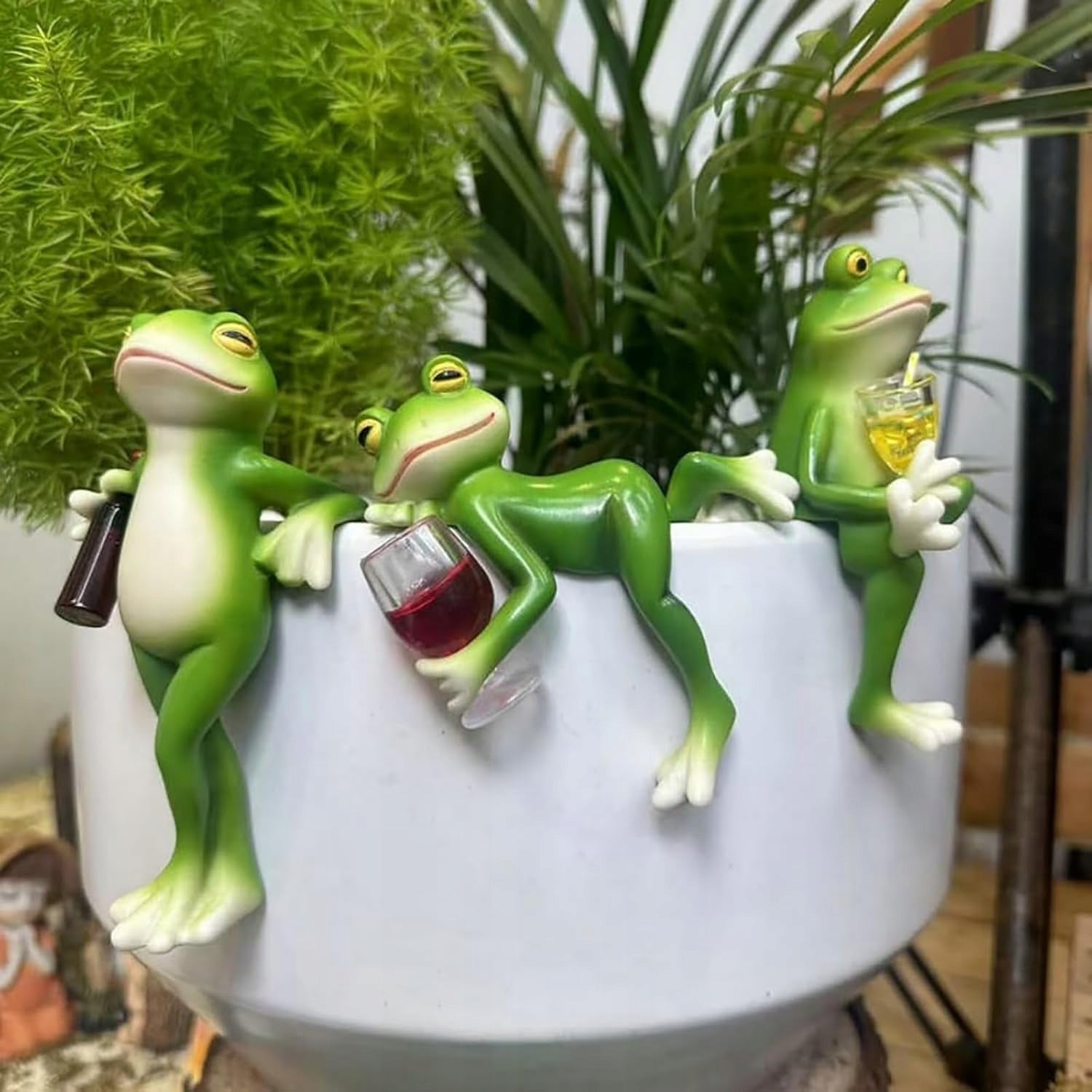 FIGURINES FROG DECORATIVE SMALL SET OF 3 PIECES FOR POTS AND GARDEN Product height 13 cm