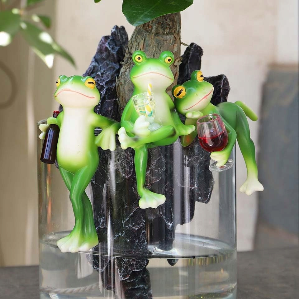 FIGURINES FROG DECORATIVE SMALL SET OF 3 PIECES FOR POTS AND GARDEN Product width 10 cm