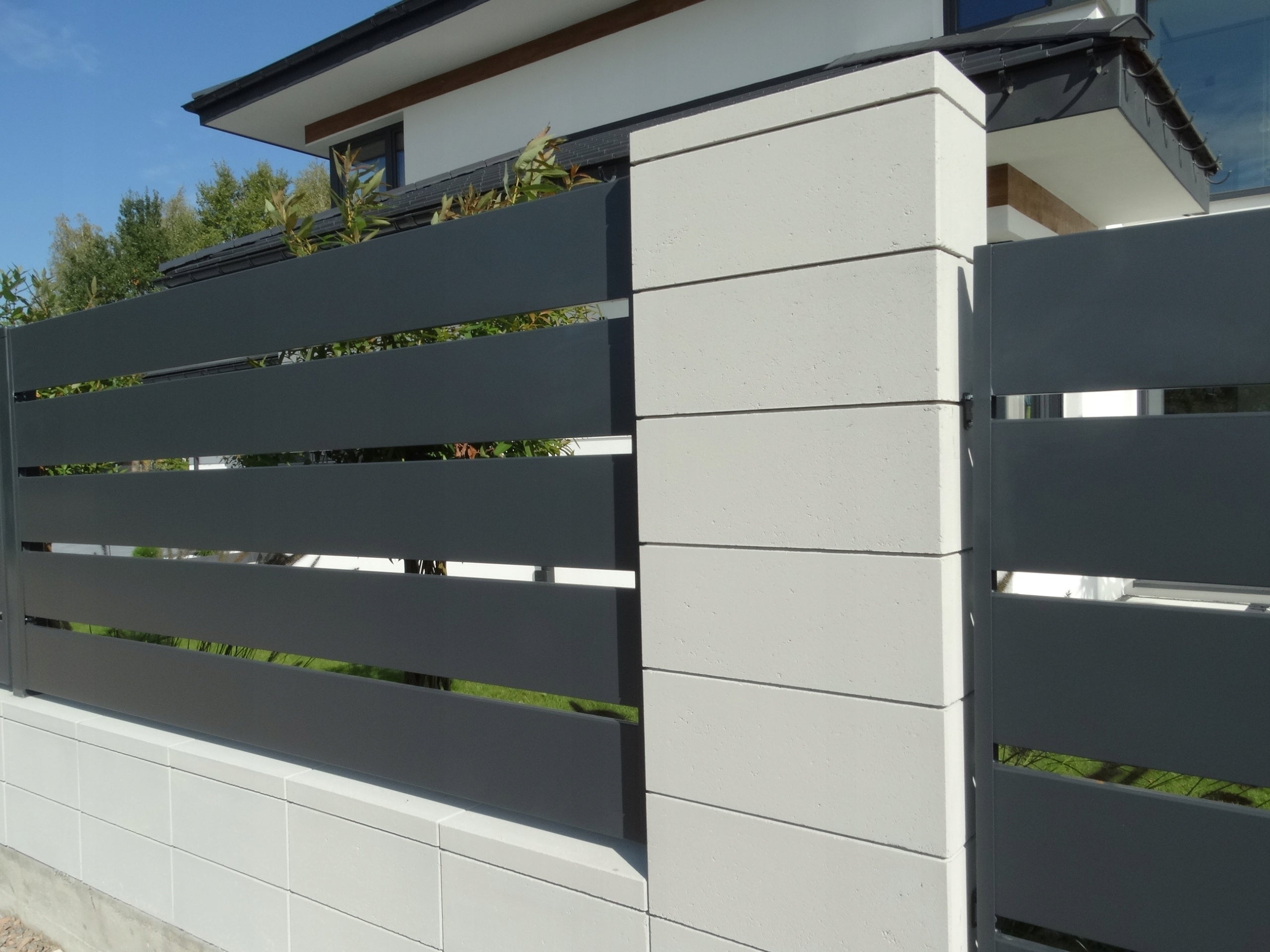 FILIP 200 sliding entrance gate, galvanized + RAL Product width 400 cm