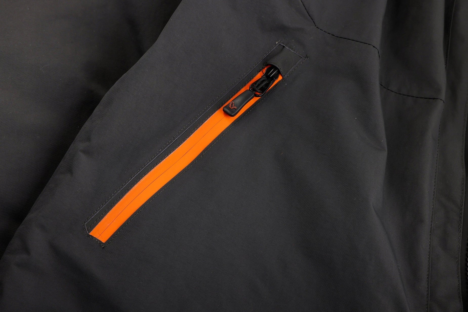 FISHING JACKET SAVAGE GEAR SIZE L WATERPROOF WINDPROOF Manufacturer code 1642632