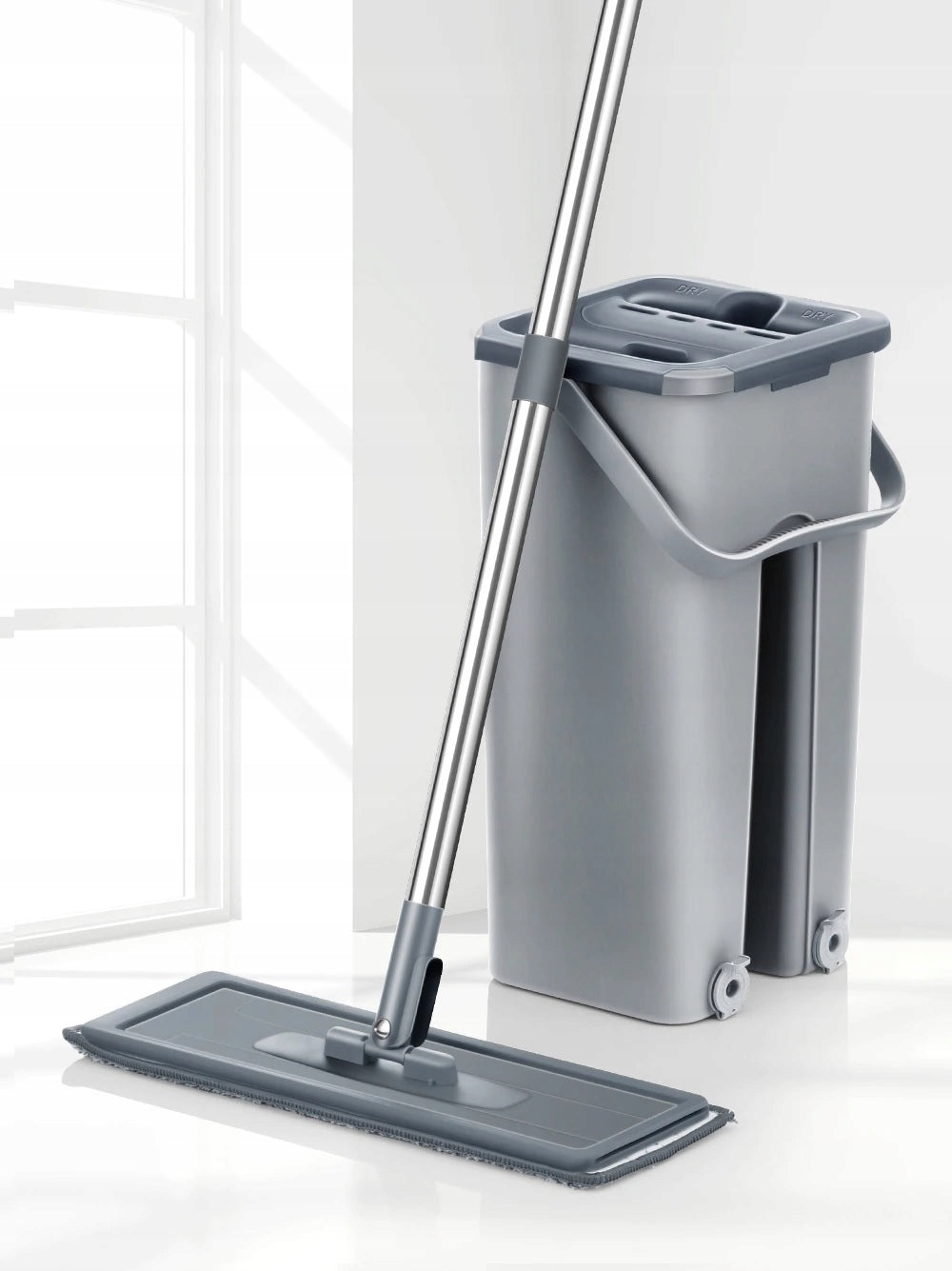 FLAT MOP TWO CHAMBER BUCKET WITH MOP FOR CLEAN WATER AND DIRTY Manufacturer code MOP PŁASKI OBROTOWY DWUKOMOROWY WIADERKO