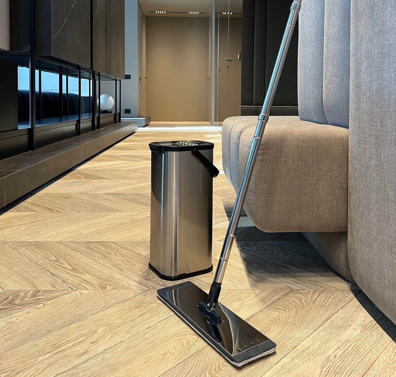 FLAT MOP and STAINLESS STEEL BUCKET - SUPER WATER DRAINAGE SYSTEM! Manufacturer code X1 silver
