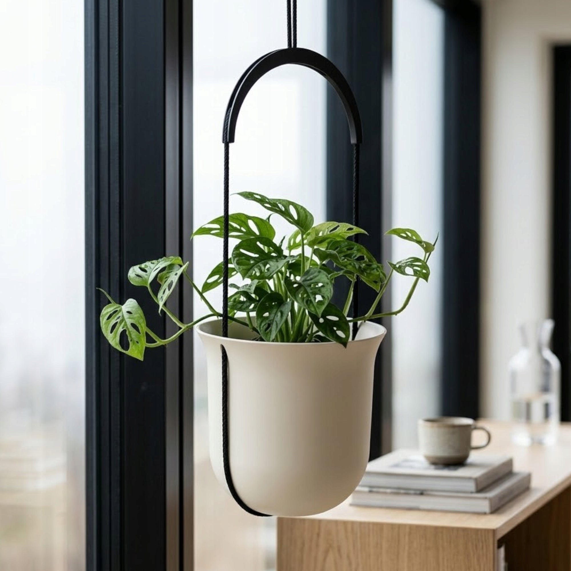 FLOWER POT 16x17 CM GARDEN HANGING PLANTER BEIGE ROUND PLASTIC Material synthetic material