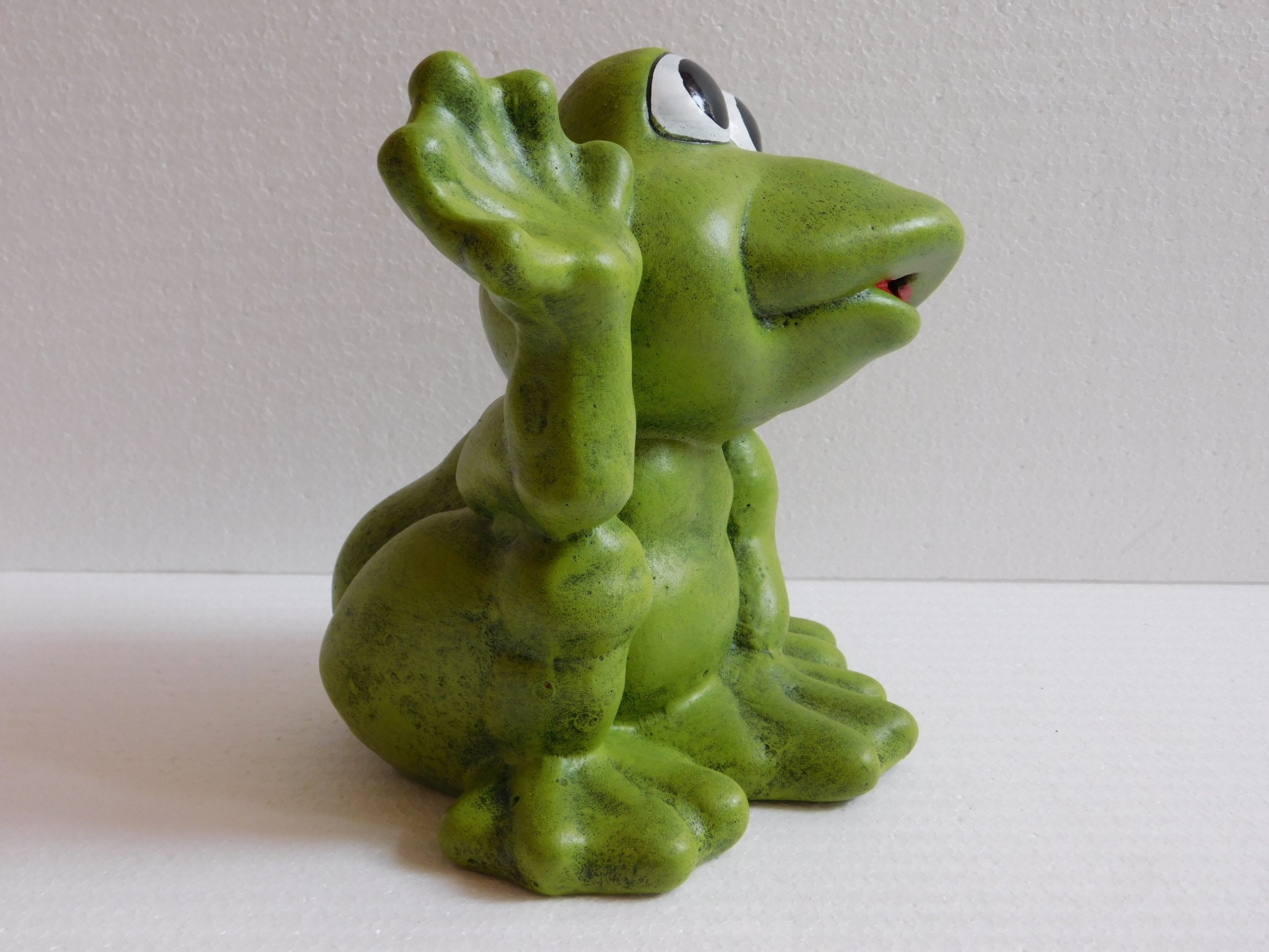 FROG FIGURINE GARDEN GIFT DECORATION Manufacturer no brand