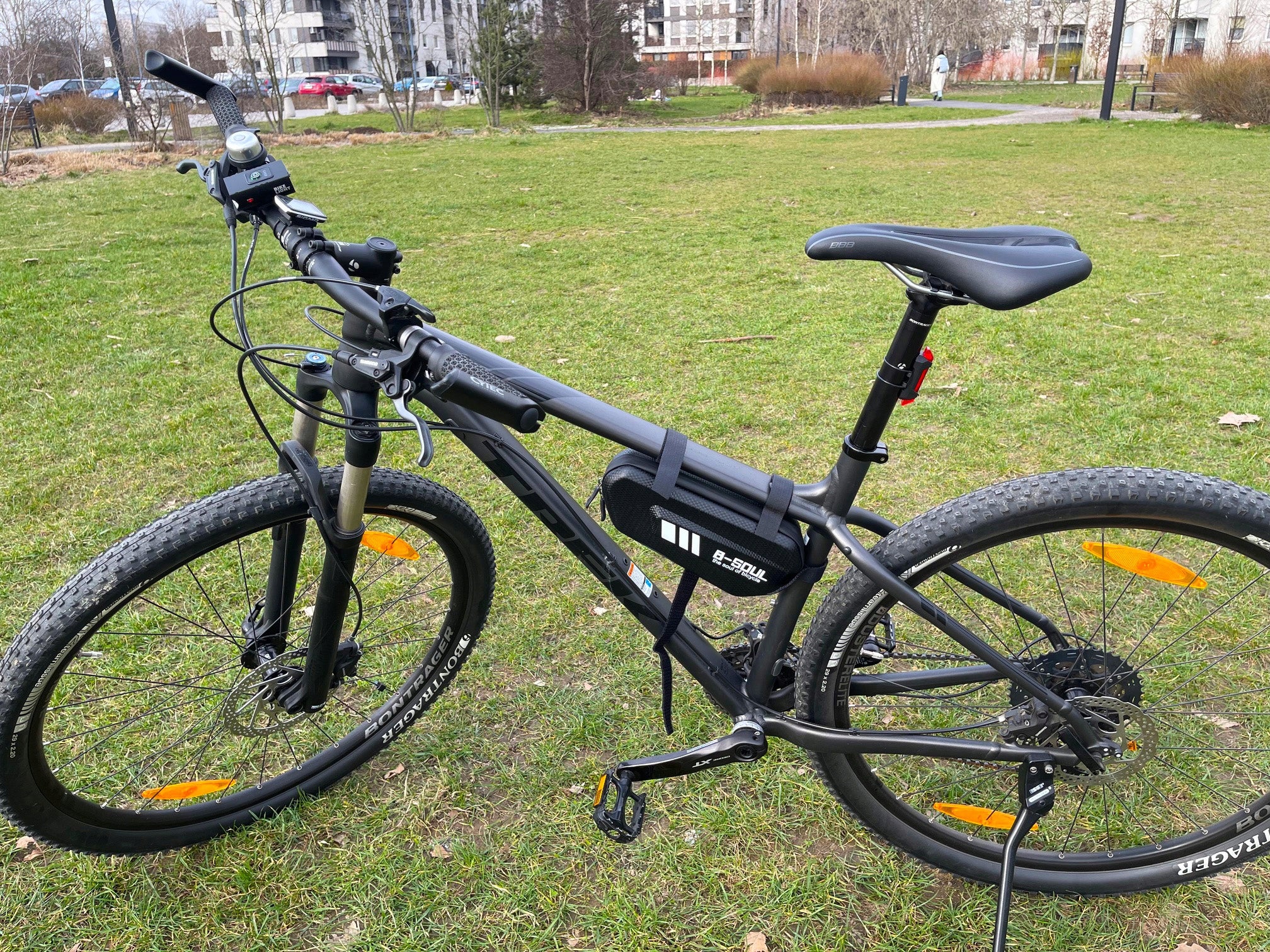 FRONT AND REAR LED BICYCLE LIGHT FOR BICYCLE CORDLESS HANDLEBAR Model ZESTAW OBROTOWA ROWEROWE ARSA TYLNE ŚWIATŁO PRZÓD