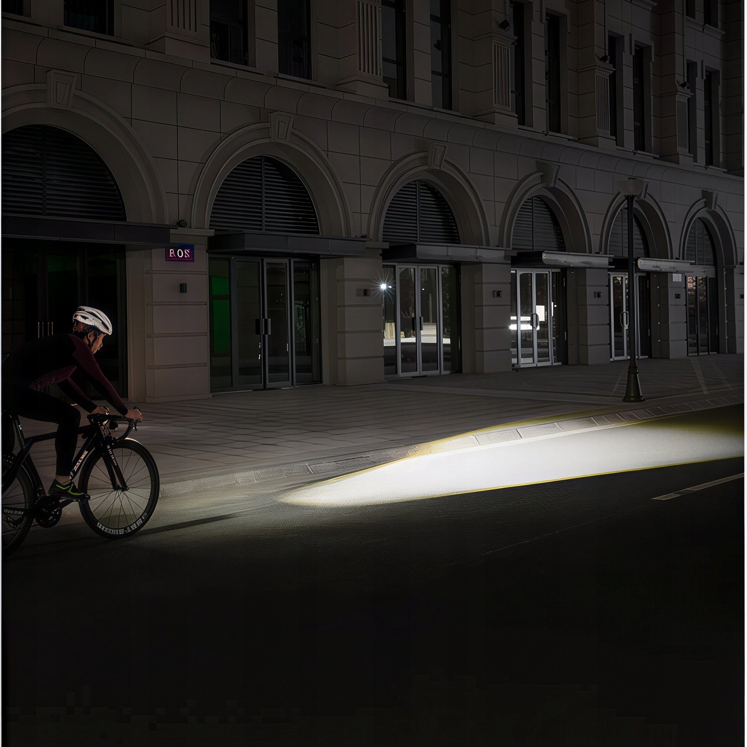 FRONT BIKE LIGHT Led Strong 1600lm Wireless Remote Control SPECTER WTG01 Brand Specter
