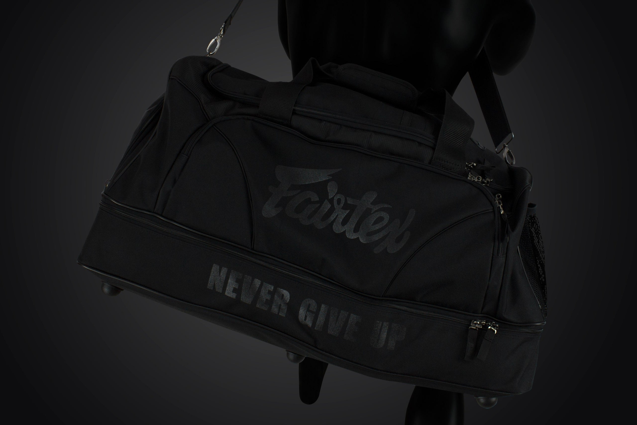 Fairtex Sports Bag BAG2 Black Manufacturer code FX-BAG2-BLACKON