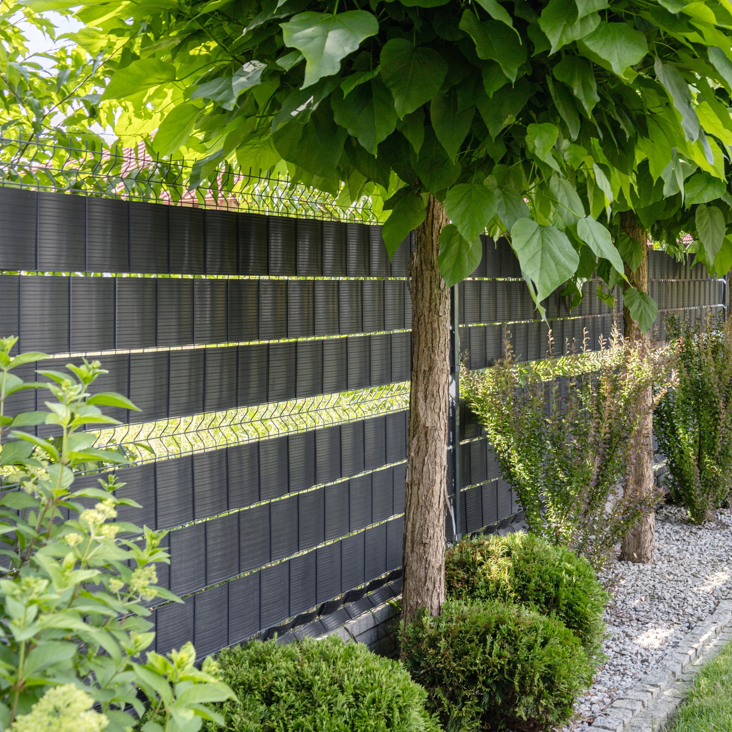 Fence tape, fence cover STRONG 900 g/m2, anthracite, 26m Manufacturer code 200-02-GRAFIT