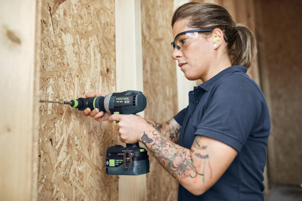Festool Akumulátorový príklepový skrutkovač QUADRIVE TPC 18/4-Basic 575604 Product weight with unit packaging 3 kg