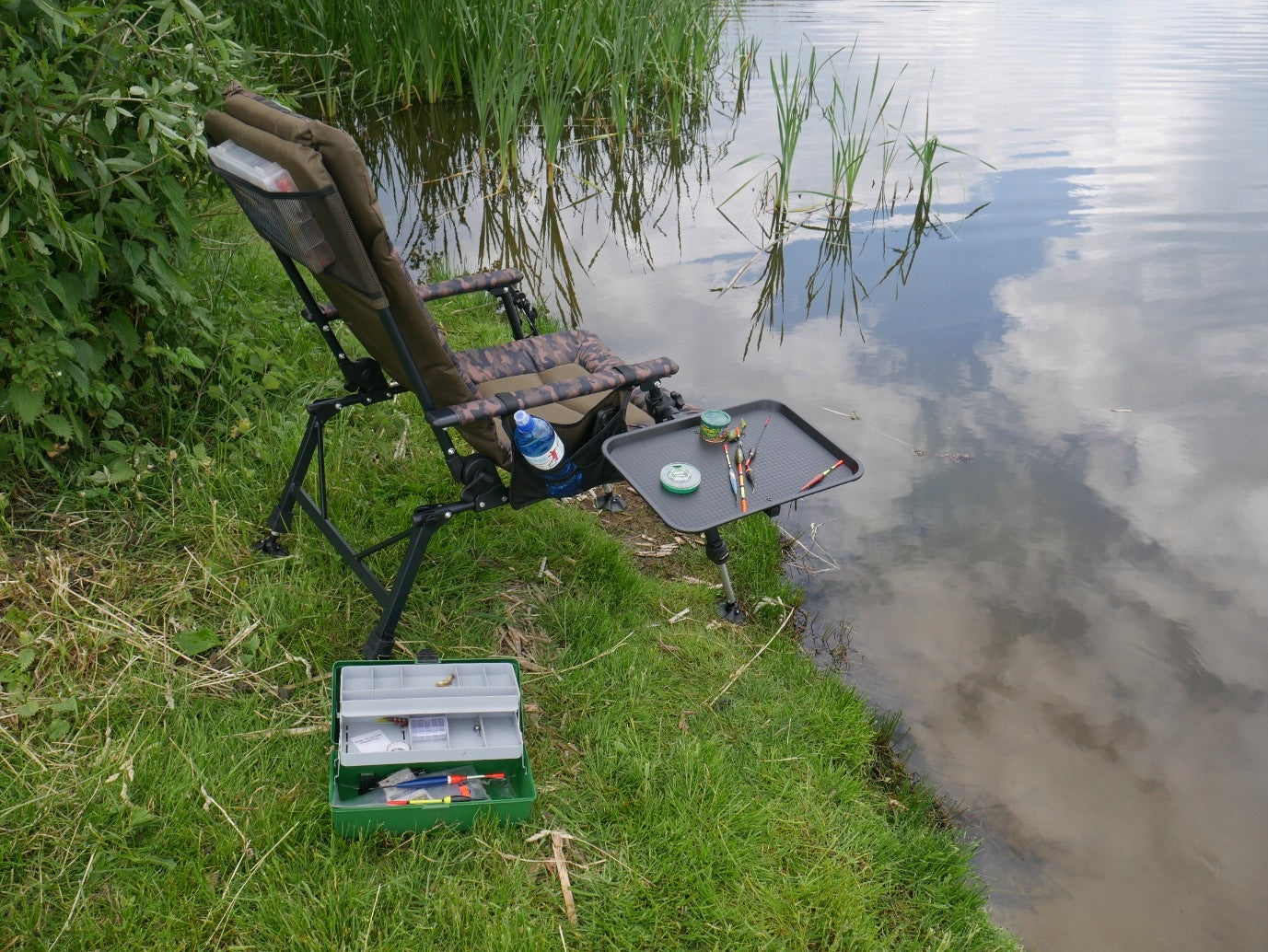 Fishing chair carp chair with table and handle high backrest Brand no brand