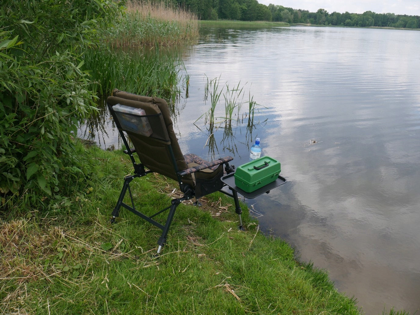 Fishing chair carp chair with table and handle high backrest Kind armchair