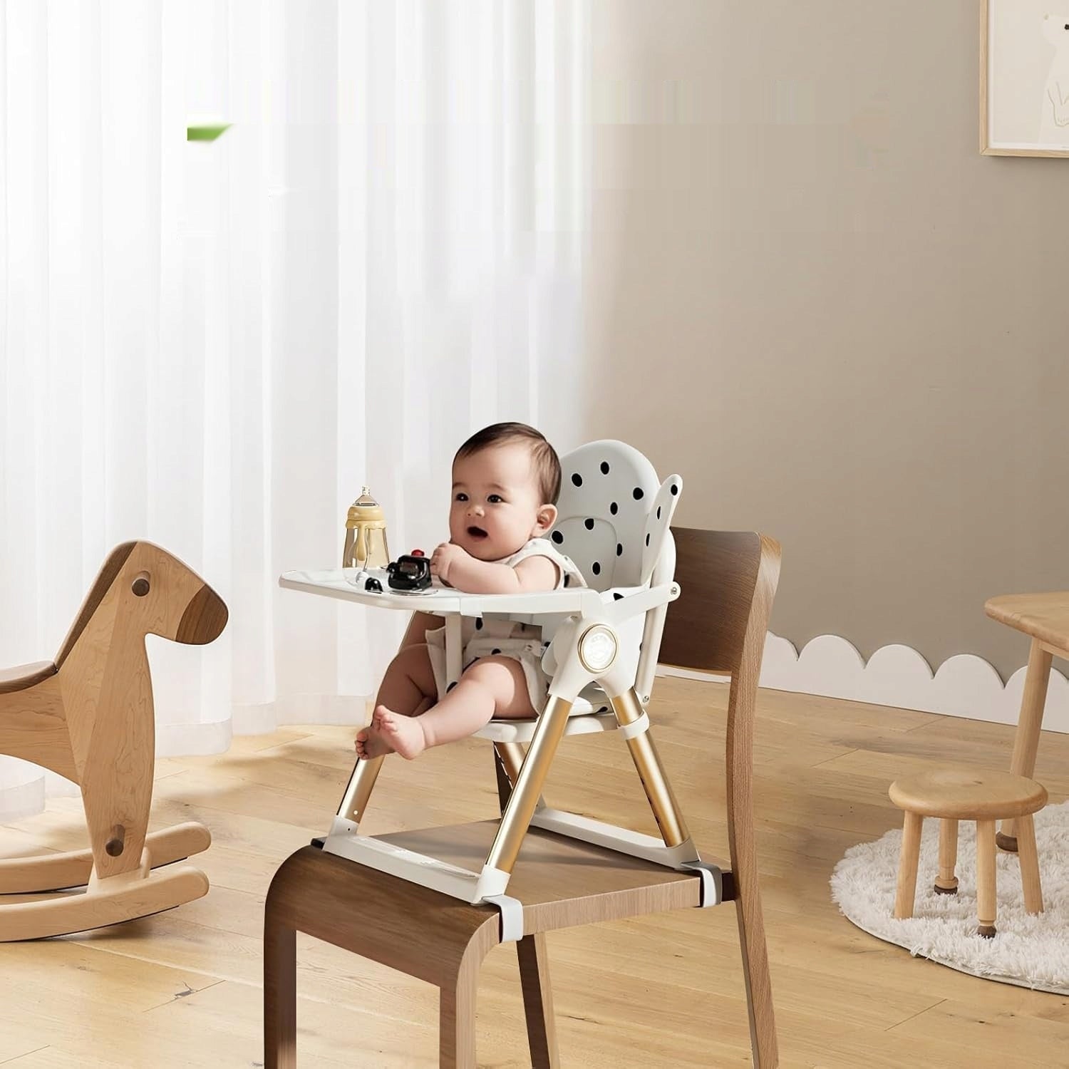 Folding children's chair with tray, elevation with 3-point belt. Manufacturer code nh4