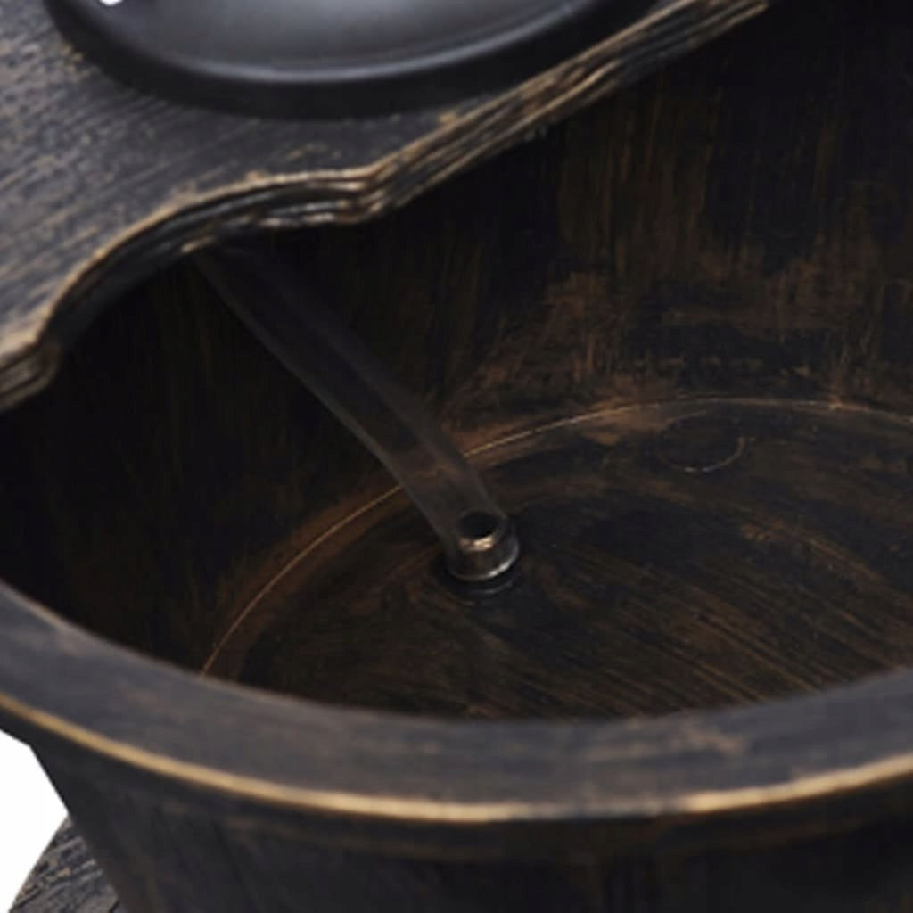 Fountain in the form of a well with a pump Main material synthetic material