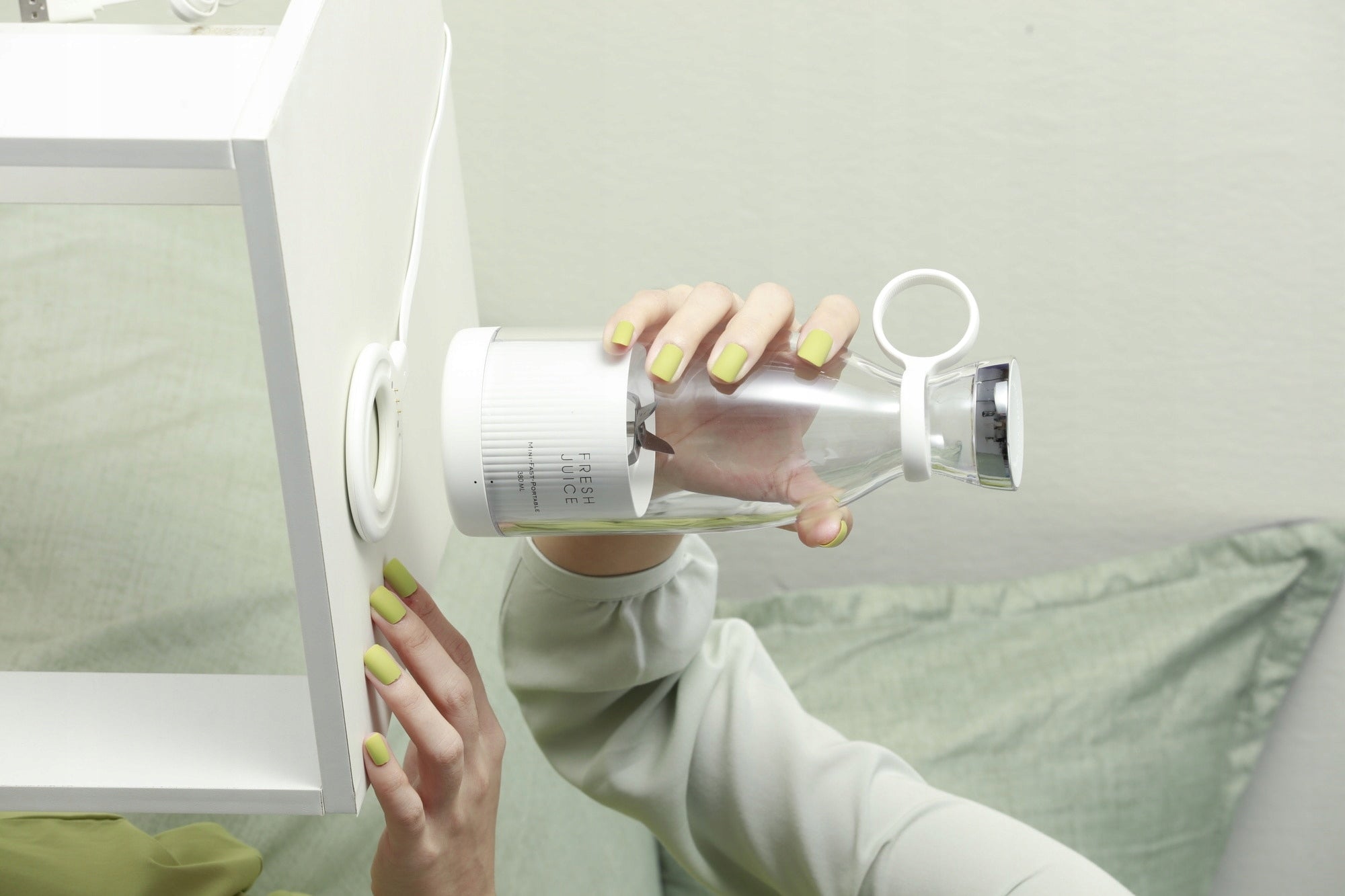 Fresh Juice Blend- mini blender, portable juice Manufacturer code FJB001W