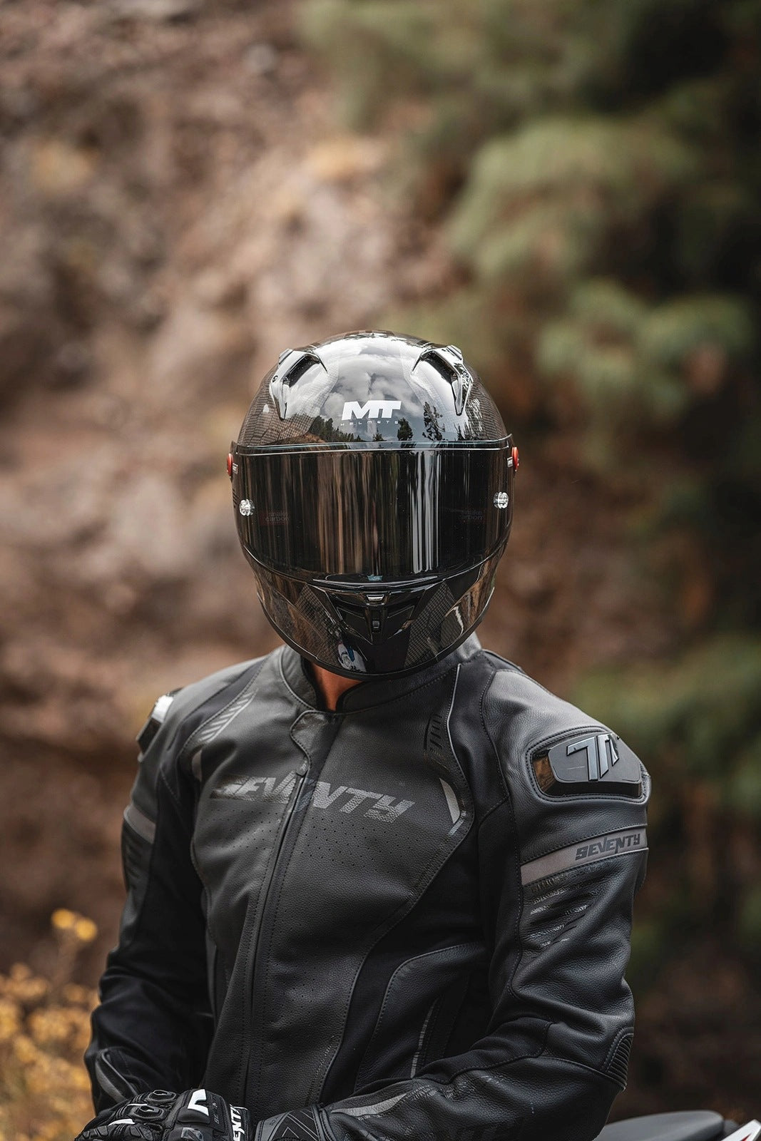 Full motorcycle helmet MT KRE+ S PURE GLOSS CARBON/BLACK FREEBIES + PINLOCK Packaging status original