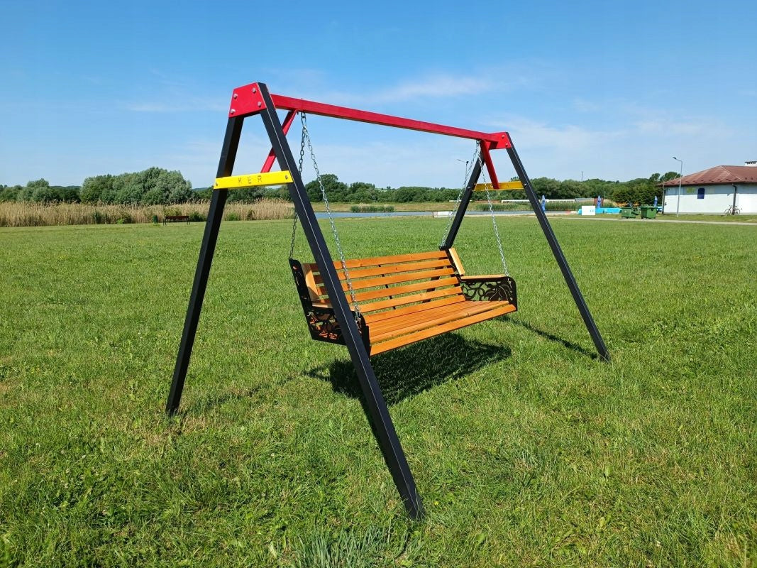 GARDEN SWING METAL SEAT WOODEN MONSTERA LASER