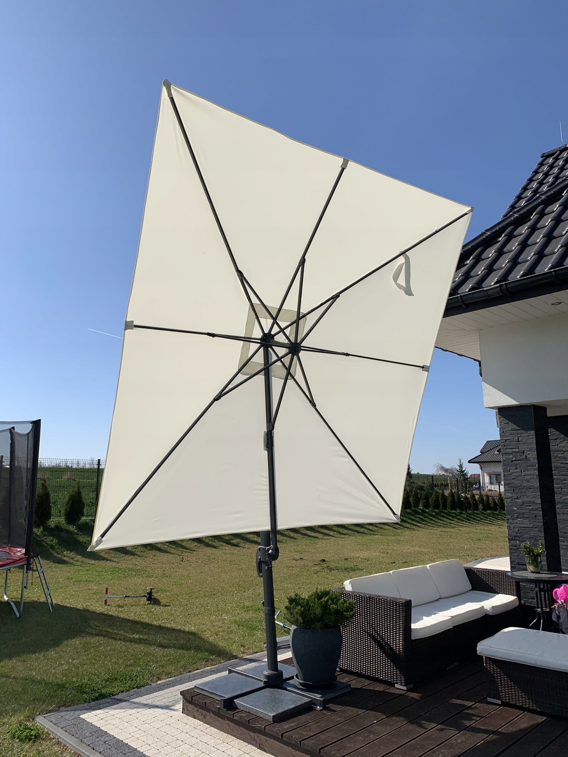 GARDEN UMBRELLA 3 x 4 M BEIGE "ROMA" WITH COVER IDEAL FOR THE GARDEN Diameter/width 500 cm