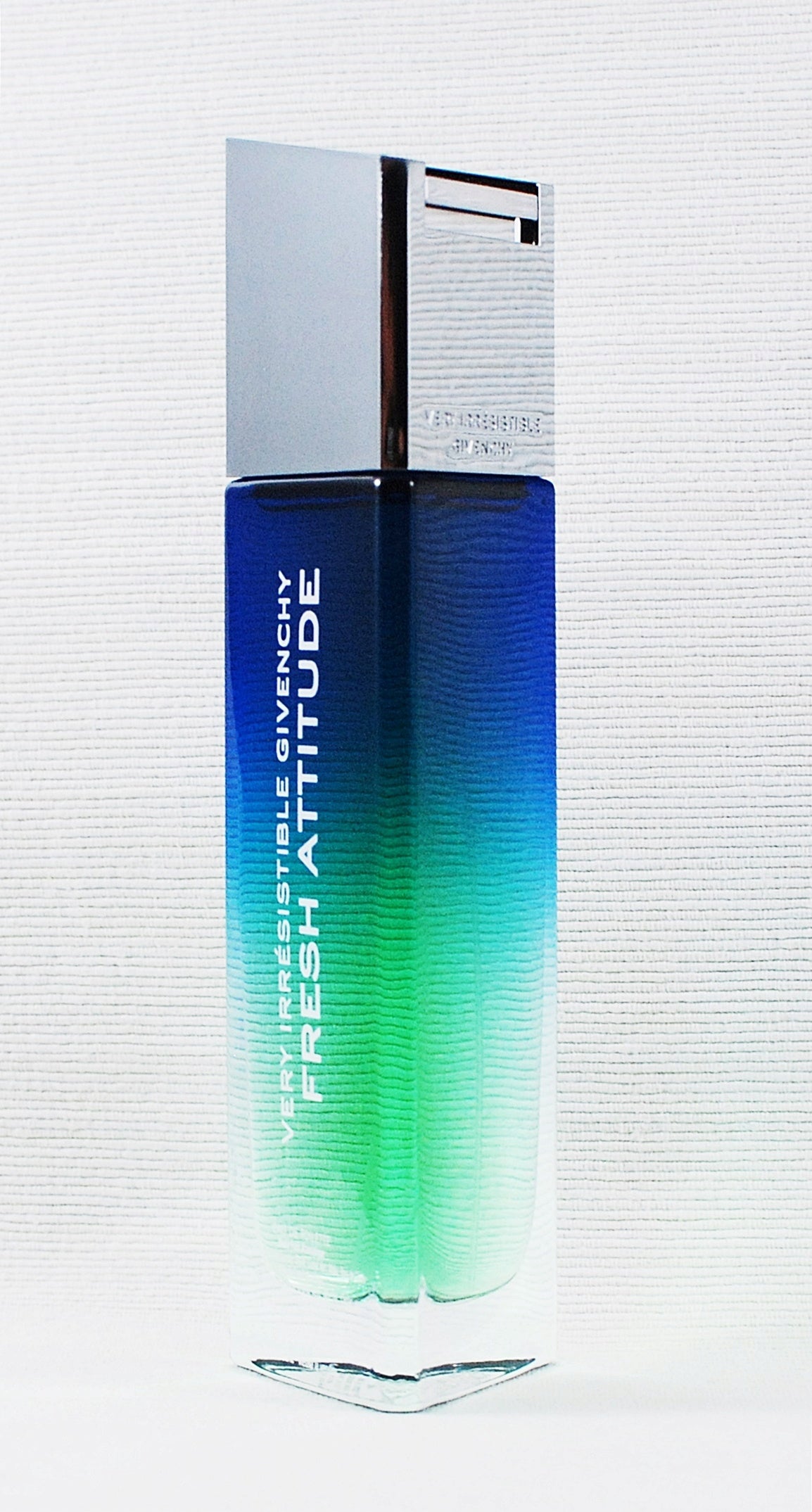 GIVENCHY VERY IRRESISTIBLE ATTITUDE FRESH 100 ML EAU DE TOILETTE UNIQUE Manufacturer code 3274870542565