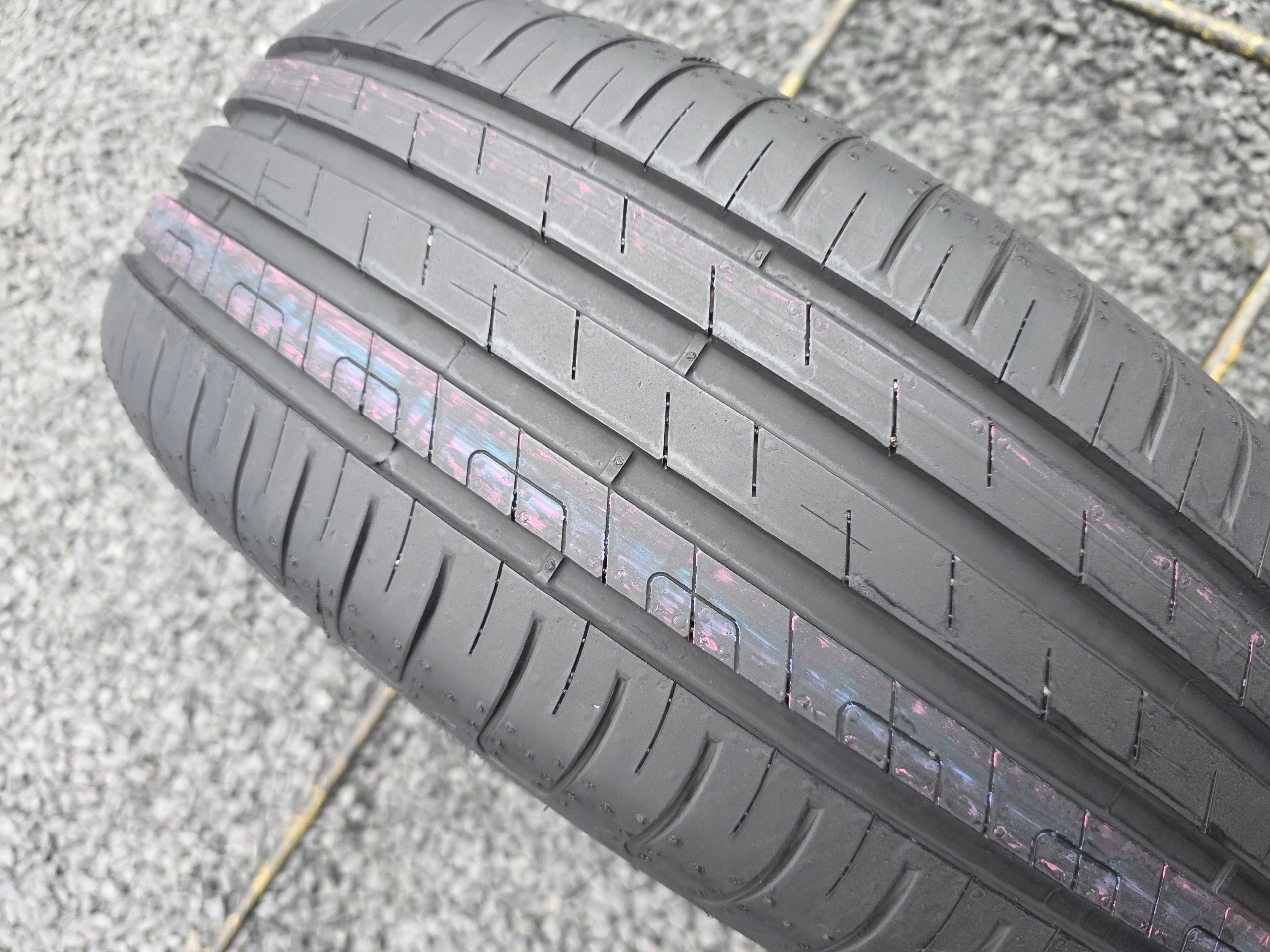 GOODYEAR EFFICIENTGRIP PERFORMANCE 215/55R17 Year of manufacture 2024