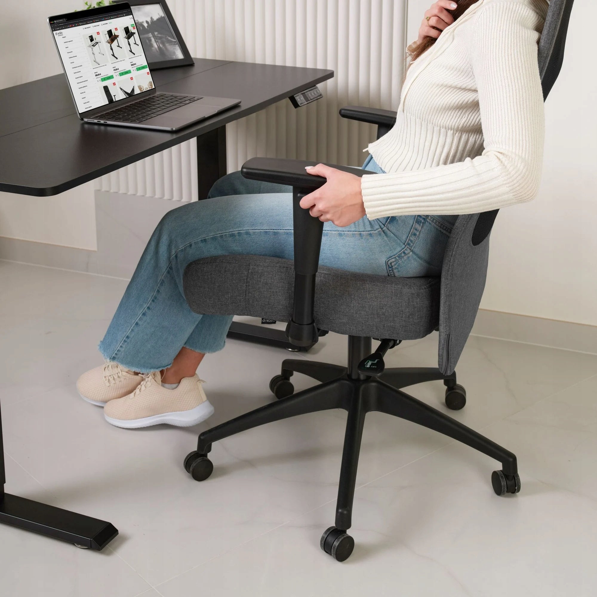 Gaming Chair Office Swivel Office Chair Ergonomic Fabric Minimum seat height 48 cm