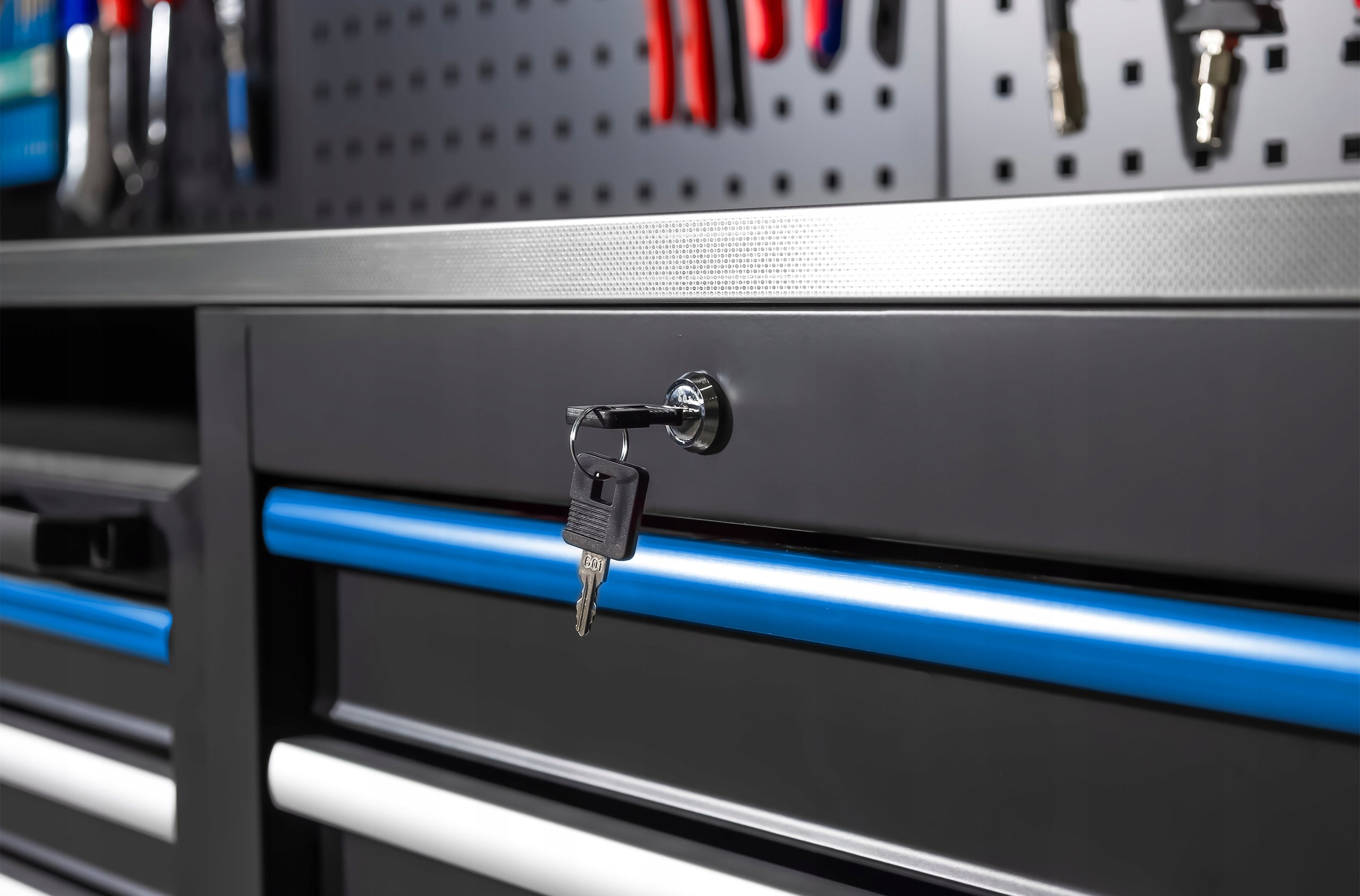 Garage Furniture Workshop Rack For Garage Metal FR4213M LED Hooks Product width 260 cm