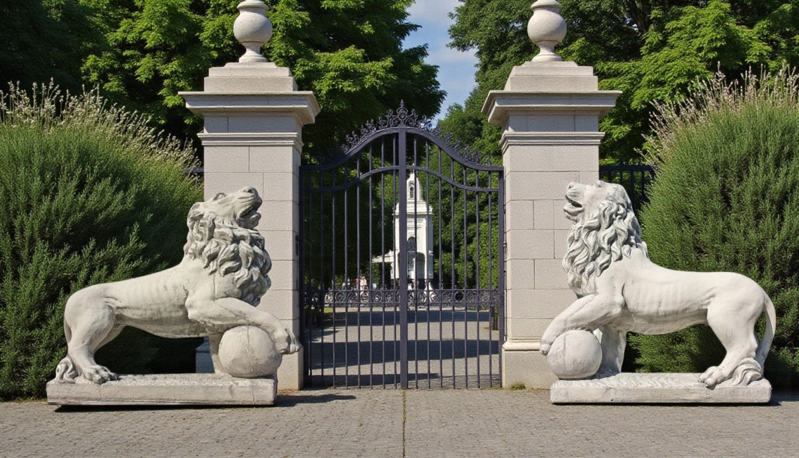 Garden figure Lion with ball pair right-left from concrete conglomerate AG-BET Manufacturer Ag-Bet