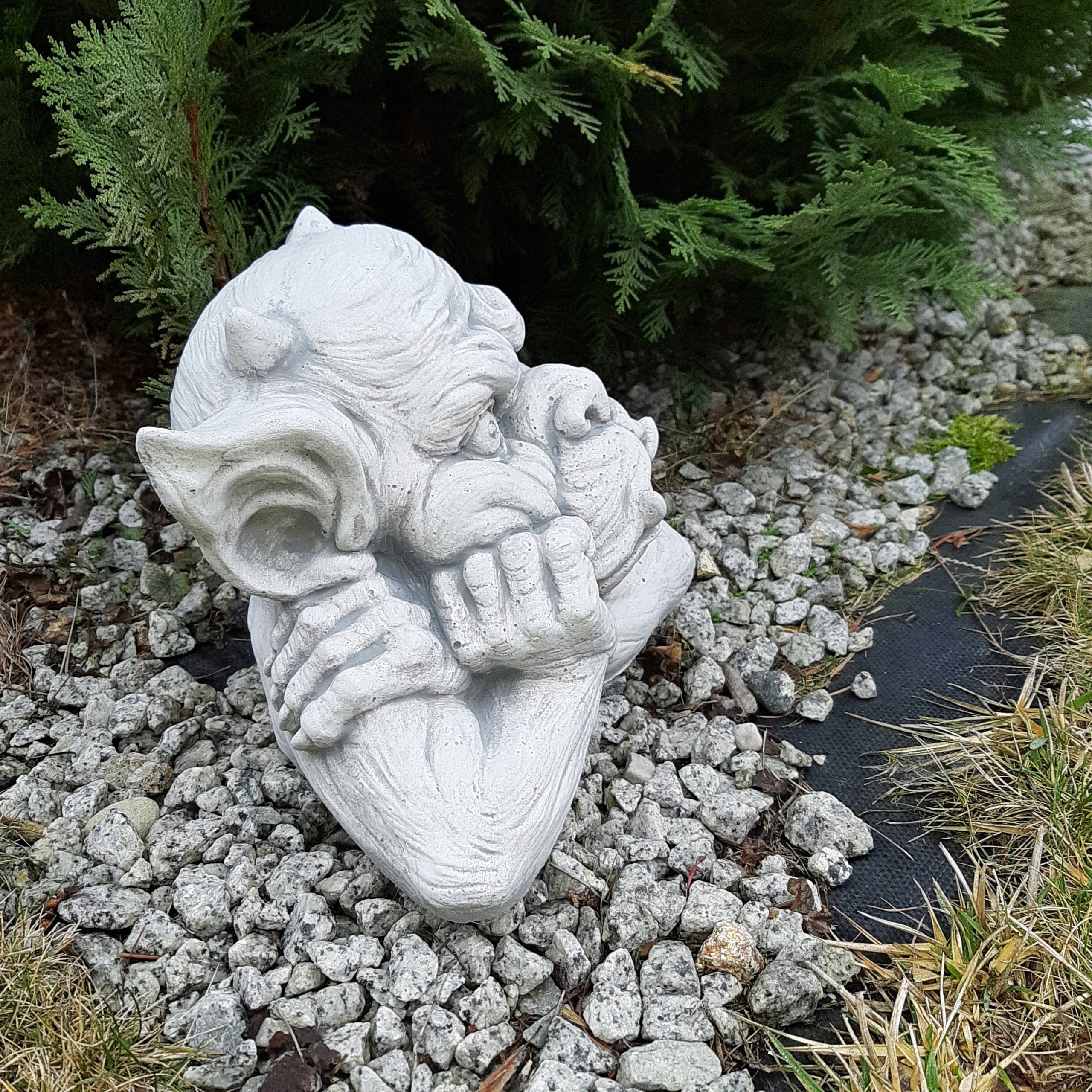 Garden figures concrete frost-resistant sculptures Gargoyle Troll gnome macaron Manufacturer ART-BET