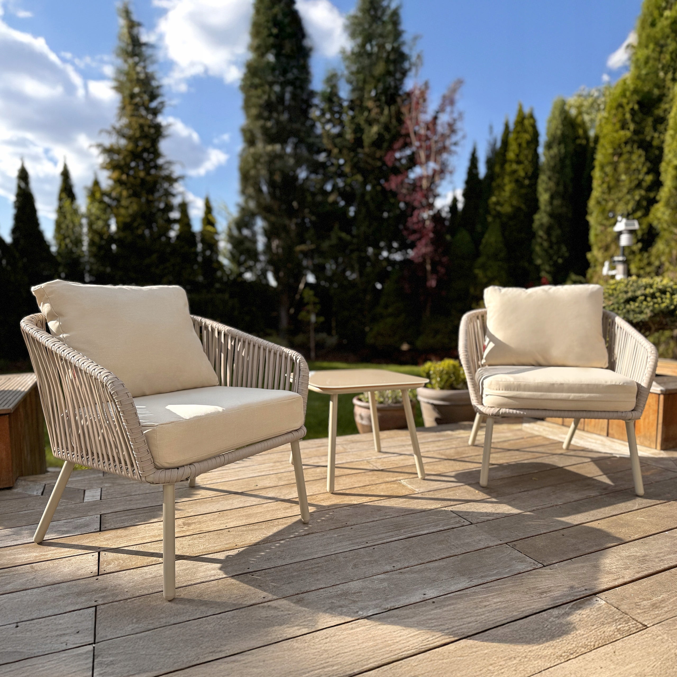 Garden furniture set table 2 chairs aluminum seats made of rattan Main material synthetic rattan
