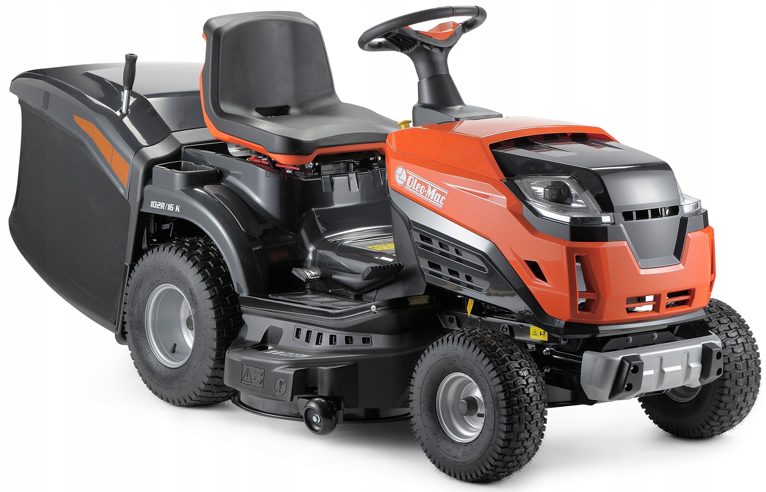 Garden tractor Oleo-Mac 19 HP 586 cm³ 2 Cylinders 300 l width 102cm Manufacturer code 68059009