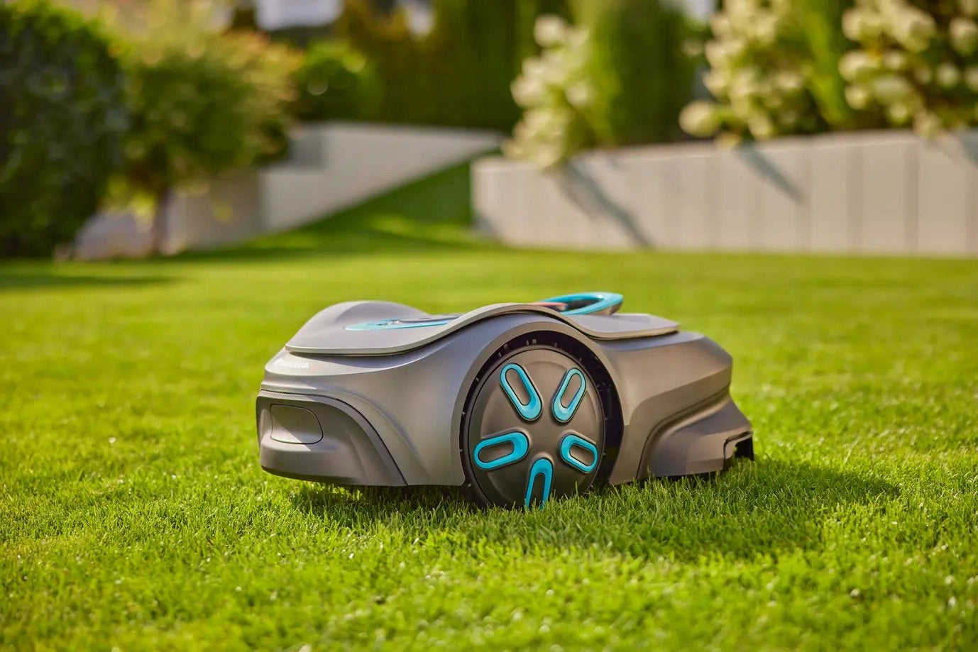 Gardena 19901-32 Robotická sekačka Smart SILENO Max 800 m2 Additional information controlled via smartphone PIN code