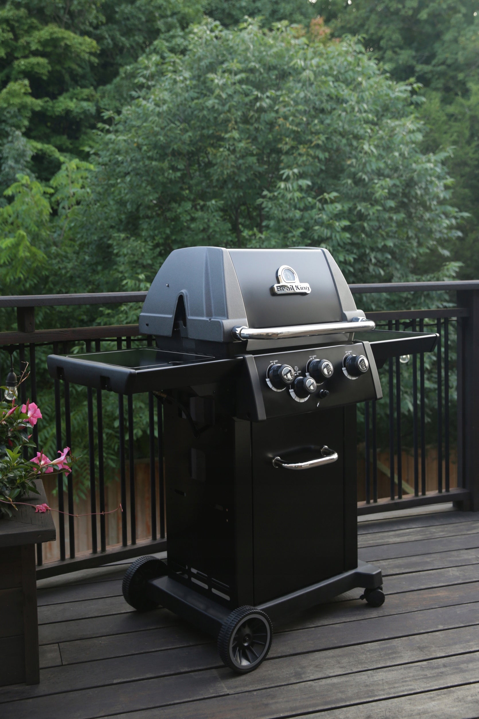 Gas grill garden Broil King Royal 340 Shadow + TOOL SET FREEBIE Grill depth 57 cm