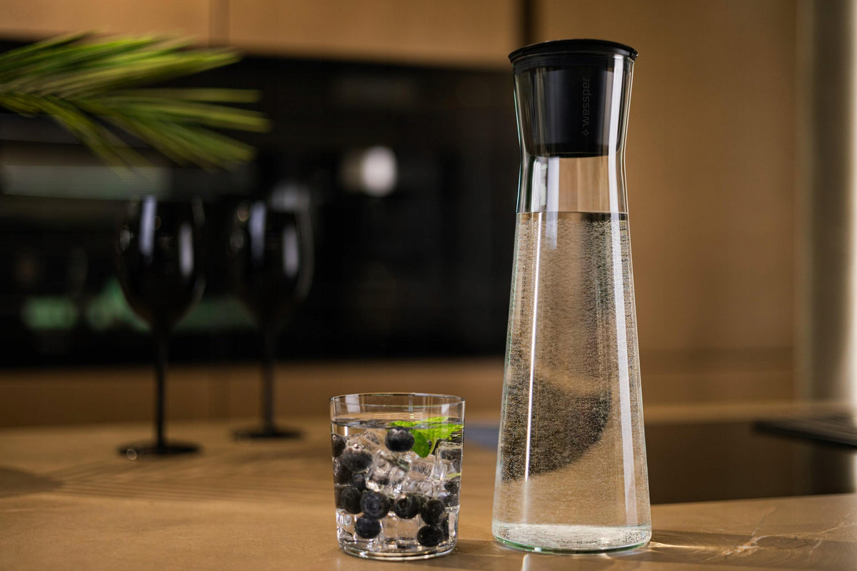 Glass Water and Beverage Decanter WESSPER 1L with 10 Filters for Faucet Water Packaging status original