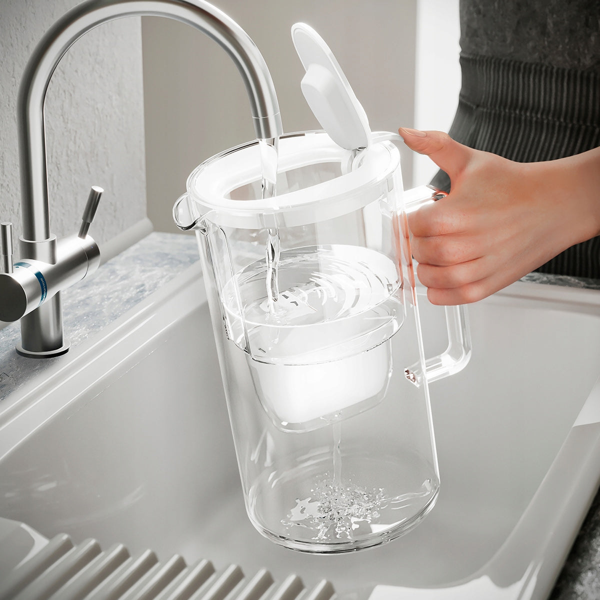 Glass filter jug Aquaphor Glass 2,5l with Maxfor+ H cartridge, black EAN (GTIN) 4744131010854