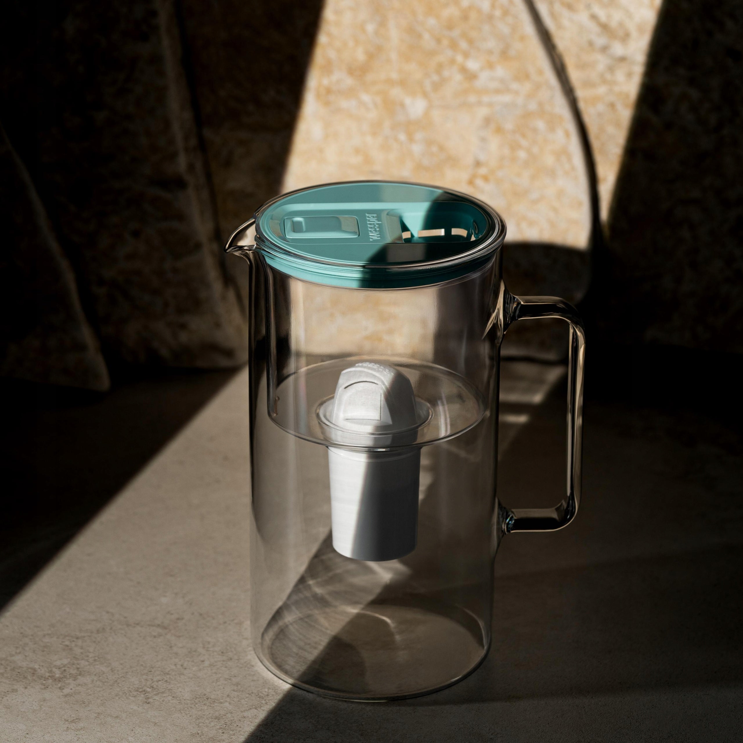 Glass filter jug Wessper D2 BOROSILICATE LED futureflow counter Packaging status original