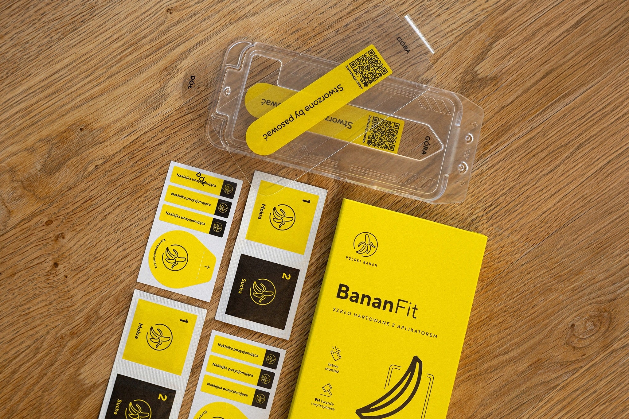 Glass for Samsung S25 with applicator, tempered 9H fast BananFit Packaging status original