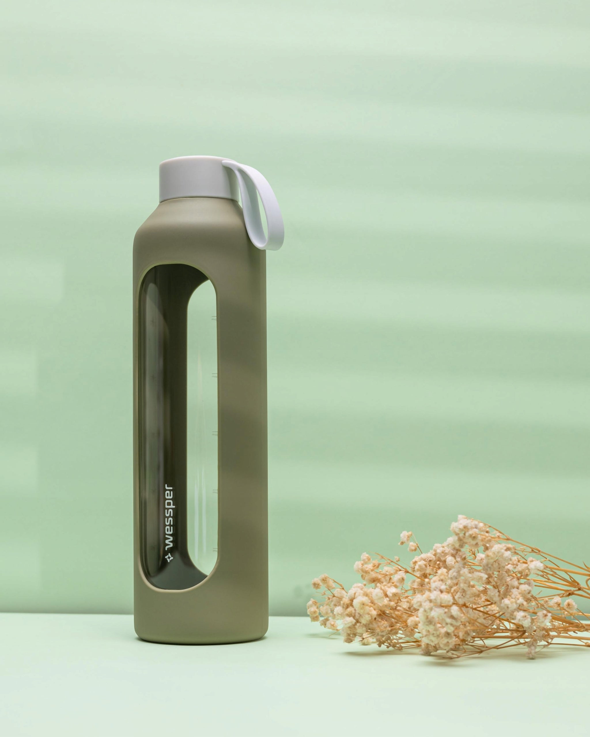 Glass water bottle with measuring cup 1L + silicone case Wessper B1 Volume 1000 ml