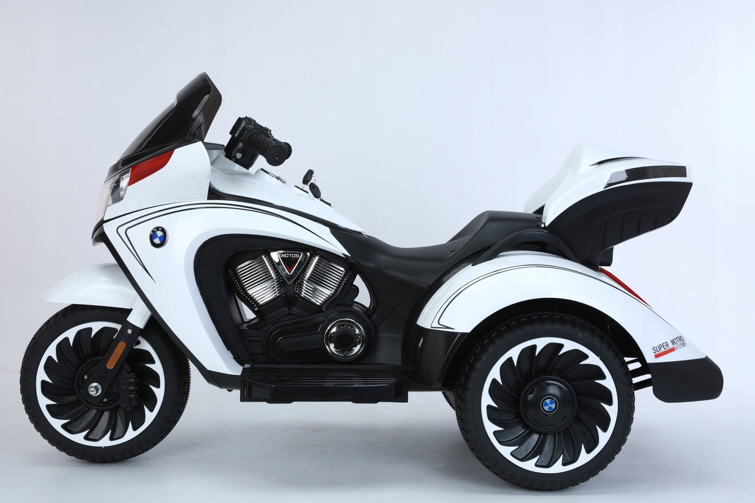 Great Tricycle Motor for Battery 12V 7AH Soft Wheels EVA Leather Lacquer Maximum speed 7 km/h
