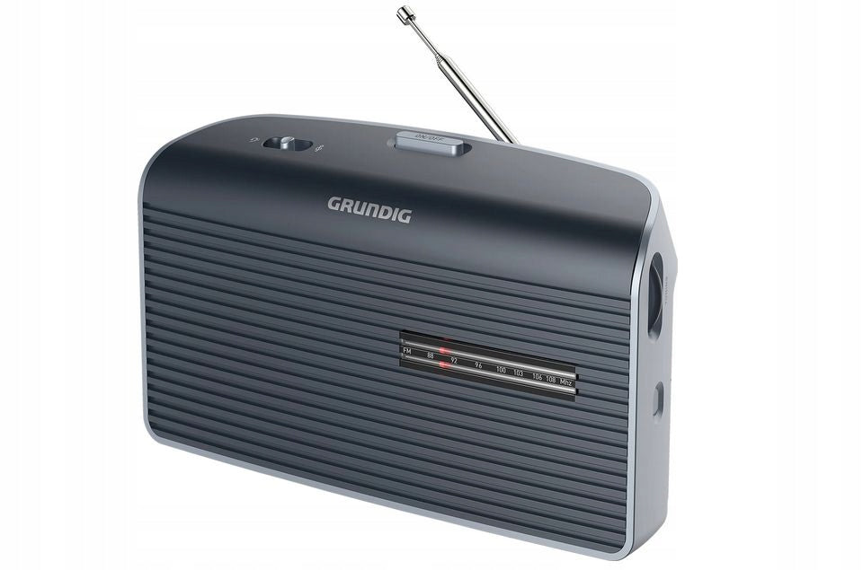 Grundig MUSIC 60 FM Radio Battery Operated Retro ALARM NAP AUX SENIOR