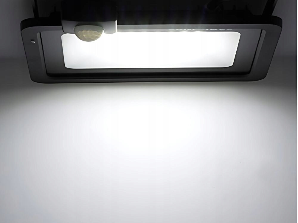 HALOGEN FLOODLIGHT LED SPOTLIGHT 20W 6000K WITH IP66 DUSK MOTION SENSOR Packaging status original