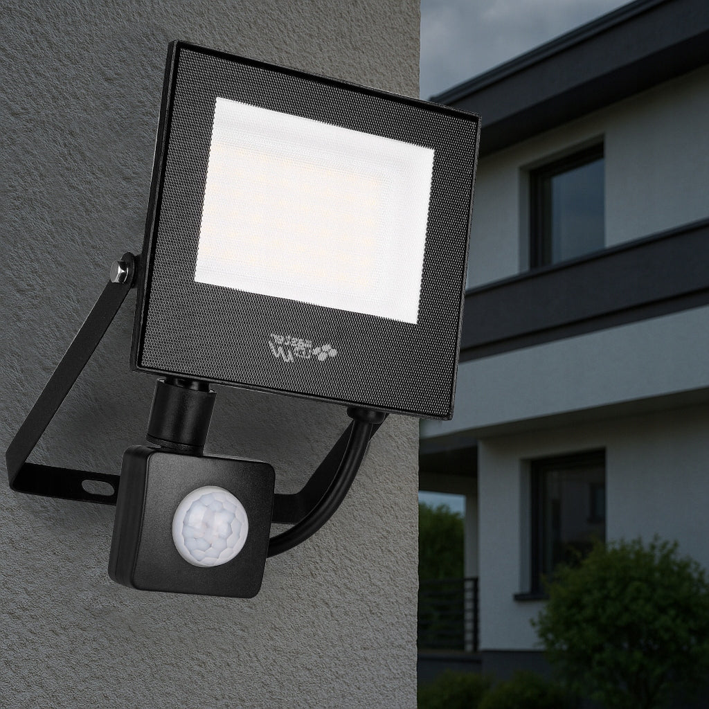 HALOGEN LED Motion Sensor Floodlight Lamp 30W 4500K OUTDOOR IP65 Manufacturer code 5795