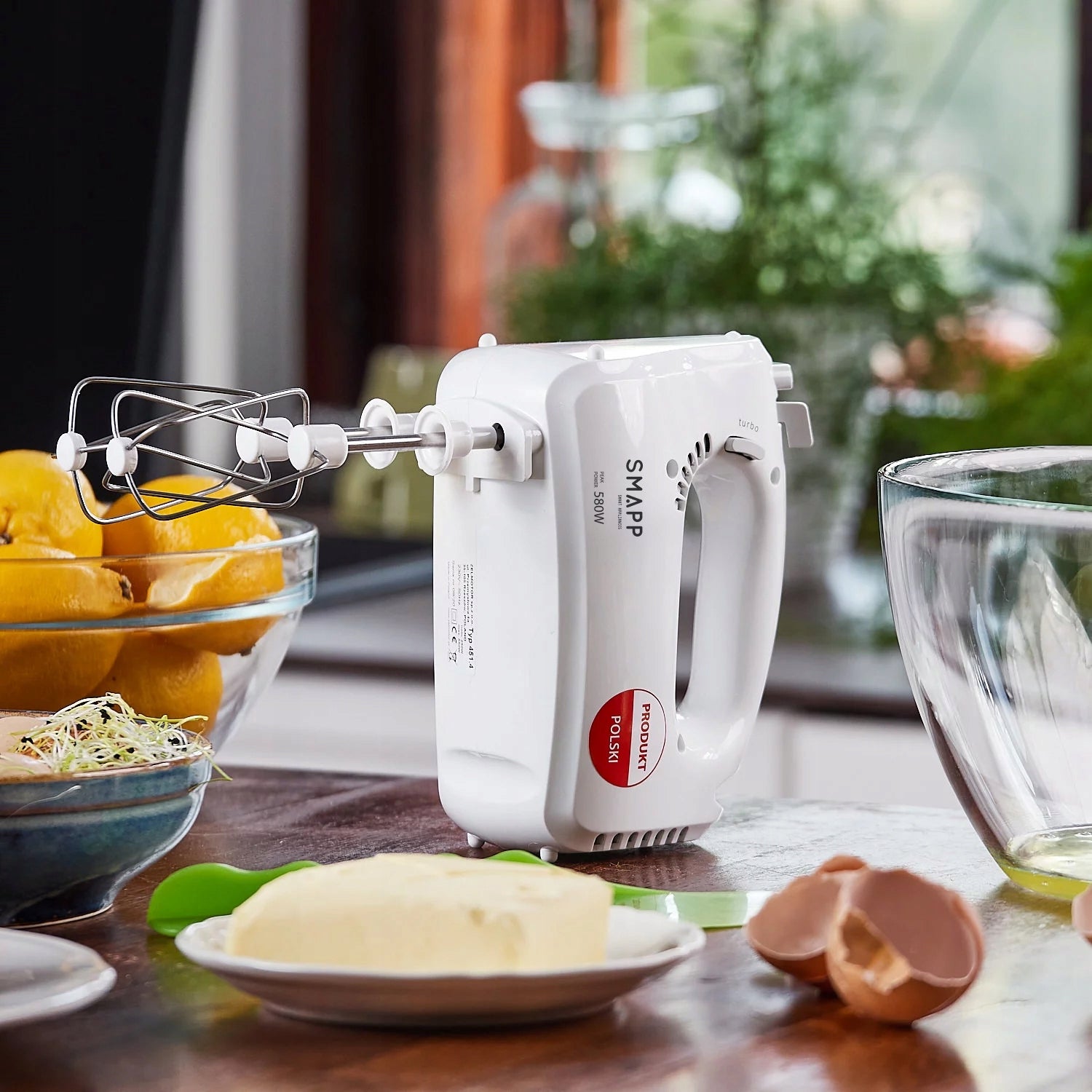 HAND MIXER + MIXERS WHISK CAPS 580W WHITE Polish Dominant color white