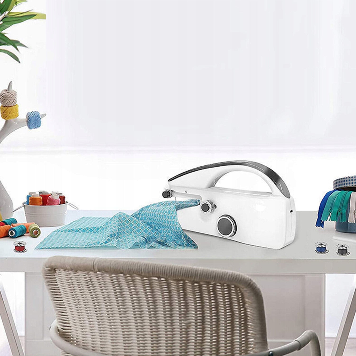 HAND SEWING MACHINE MINI PORTABLE ELECTRIC FOR HOME + AKCESORIA Model 6942278453512