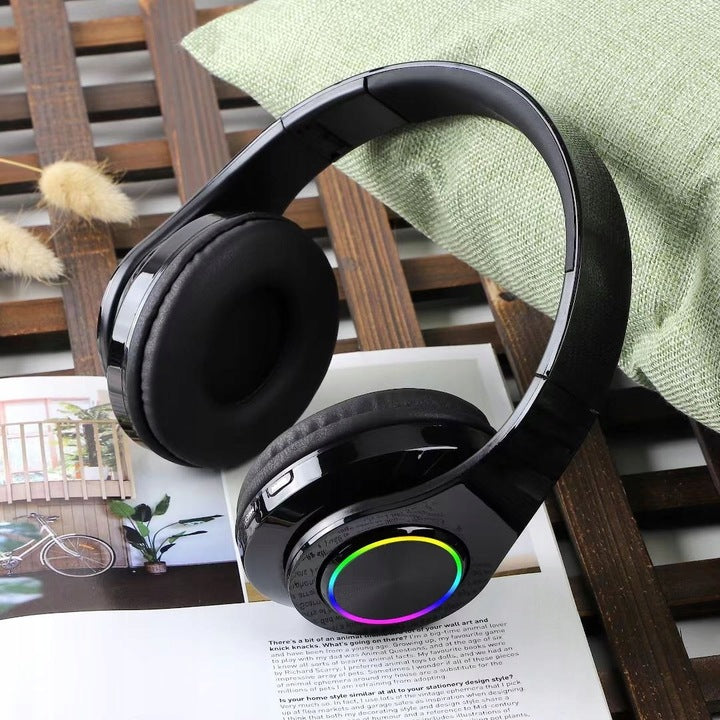 HEADPHONES WITHOUT WIRED GLOWING AROUND-EAR FOR KIDS FOR LAPTOP CARD SD Packaging status original